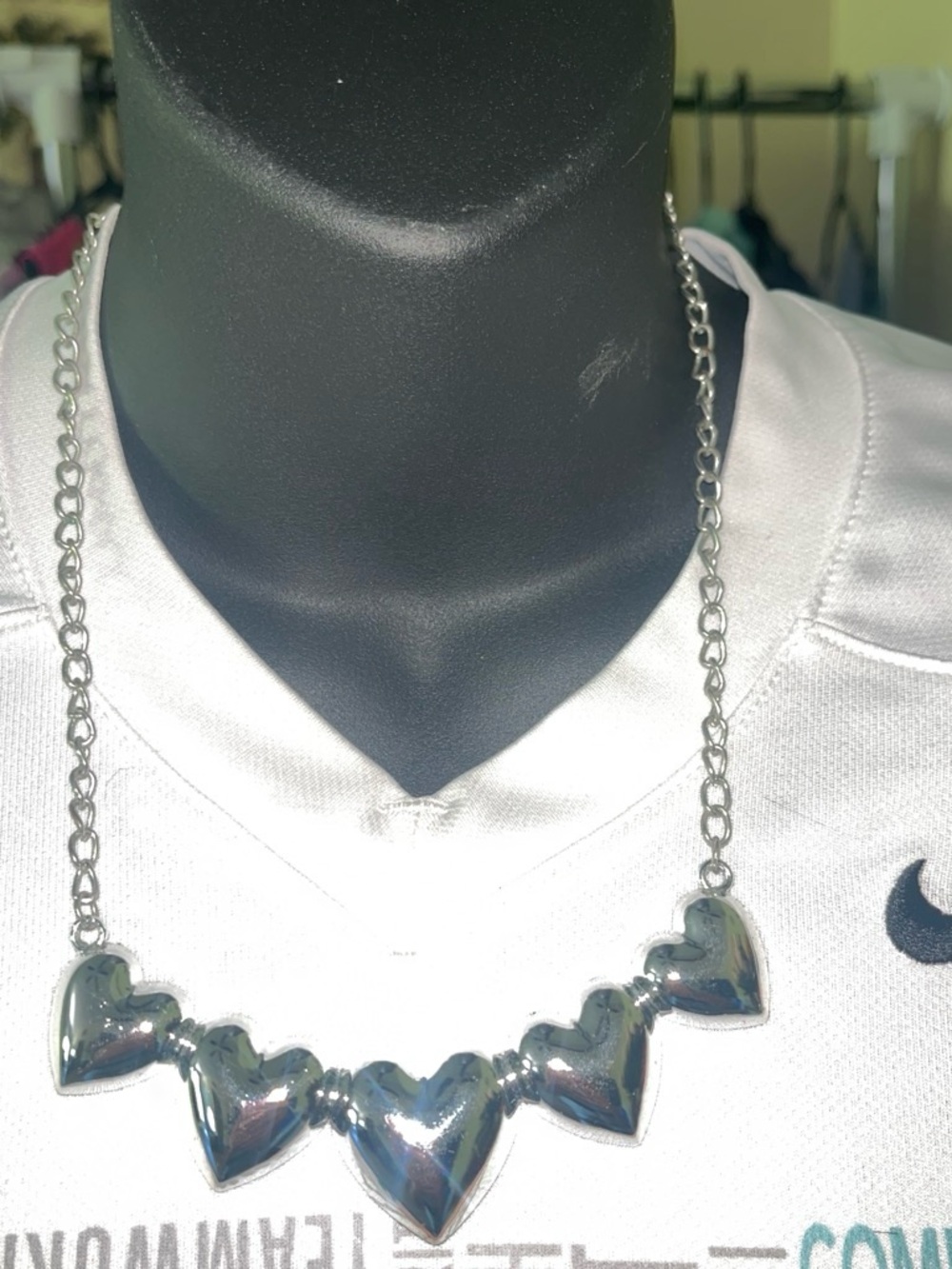 Polished Silver Heart Link Necklace - Women's Fashion Jewelry
